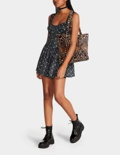 Betsey Johnson -Betsey Johnson BETSEY JOHNSON HANDBAGS BJ34890F LEOPARD LIFESTYLE1 fcee17d3 6561 4e1f bf2d cfffcabad418
