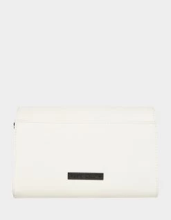 XO SKULL CROSSBODY WHITE -Betsey Johnson BETSEY JOHNSON HANDBAGS XOSYBIL WHITE FRONT