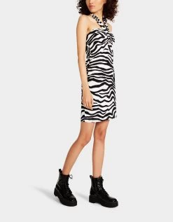 WILD ONE HALTER DRESS BLACK/WHITE 15 WILD ONE HALTER DRESS BLACK/WHITE -Betsey Johnson BETSEY JOHNSON JN108383 SONIC WHITE 03