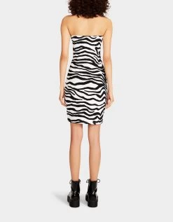 WILD ONE HALTER DRESS BLACK/WHITE 13 WILD ONE HALTER DRESS BLACK/WHITE -Betsey Johnson BETSEY JOHNSON JN108383 SONIC WHITE 04