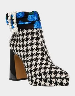 IDRIS BLACK/WHITE 12 IDRIS BLACK/WHITE -Betsey Johnson BETSEYJOHNSON BOOTIES IDRIS BLACK WHITE