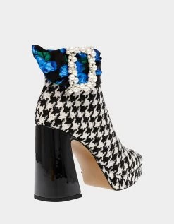 IDRIS BLACK/WHITE 15 IDRIS BLACK/WHITE -Betsey Johnson BETSEYJOHNSON BOOTIES IDRIS BLACK WHITE ALT1
