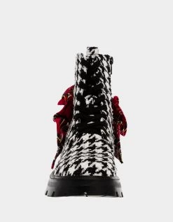 ROZEY BLACK/WHITE -Betsey Johnson BETSEYJOHNSON BOOTIES ROZEY HOUNDSTOOTH BLACK WHITE FRONT