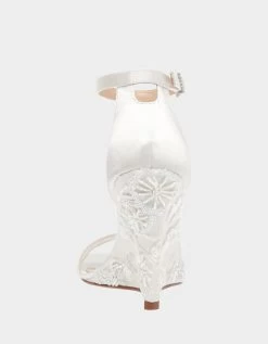 IVAN IVORY -Betsey Johnson BETSEYJOHNSON SANDALS 22185 3 IVORY BACK