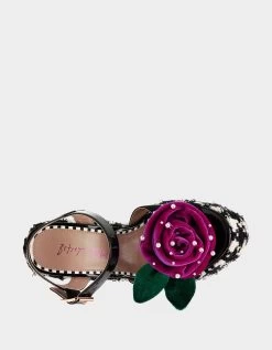 EUGENE BLACK/WHITE -Betsey Johnson BETSEYJOHNSON SANDALS EUGENE HOUNDSTOOTH TOP