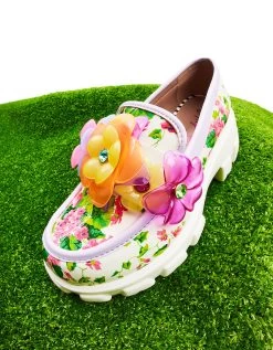 VINIE FLORAL MULTI -Betsey Johnson BETSEY 2023 Q1 STILLS 25 VINIE 1040 CROPPED