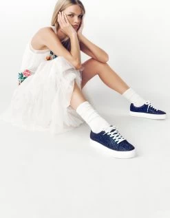 SIDNY NAVY -Betsey Johnson BETSEY 2023 Q2 LIFESTYLE 10 SIDNY 100115 R3 QC