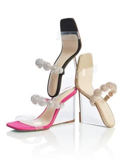 TROY BLACK -Betsey Johnson BETSEY 2023 Q2 STILLS 17 SB TROY FUSCHIA BLACK GOLD 0293