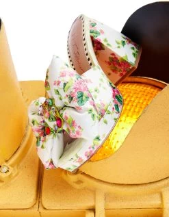 POSSIE WHITE MULTI -Betsey Johnson BETSEY 2023 Q2 STILLS 31 POSSIE WHITE MULTI 0677 CROPPED