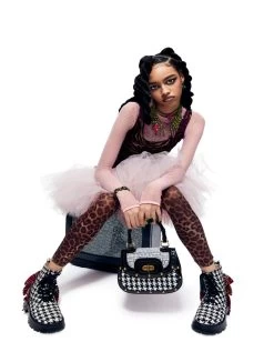 Betsey Johnson -Betsey Johnson BETSEY 2023 Q3 13 RICH WITCH BJ34870F ROZEY 05894