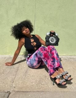 KITSCH RUFFLE PHONE BAG BLACK -Betsey Johnson BETSEY 2023 Q3 CONTENT CREATOR TAMIABLUE 683DADB2