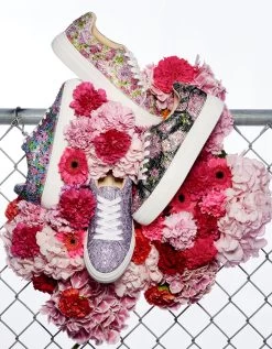 SIDNY LAVENDER 10 SIDNY LAVENDER -Betsey Johnson BETSEY 2023 Q3 STILLS SIDNY 19 0067 CROPPED f6e6358e e460 495d adce 0b6fef36e954