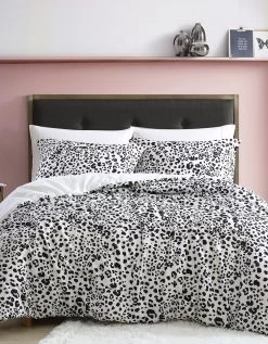 BETSEYS KING COMFORTER SET WATER LEOPARD